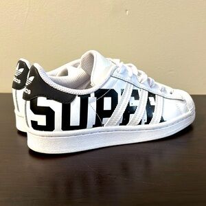 adidas Superstar 'XXL Print - Cloud White' size 4, art# FV2816
